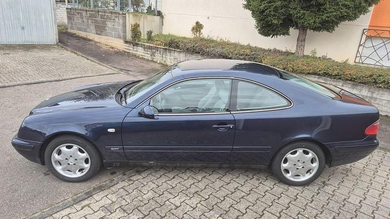 Gebraucht Mercedes CLK320 218 PS (160 kW) 1998 Blau Coupé