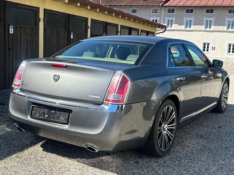 Gebraucht Lancia Thema 239 PS (175 kW) 2013 Braun Limousine