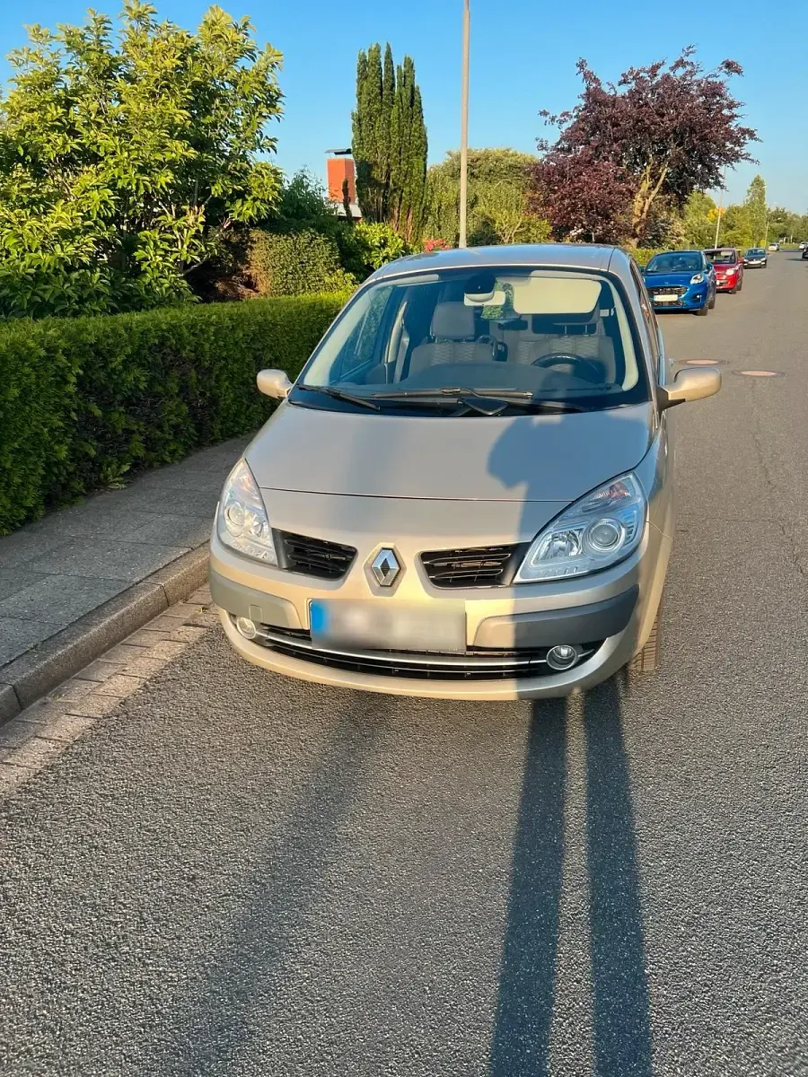 Gebraucht Renault Scénic II 110 PS (80 kW) 2006 Gold Van / Kleinbus