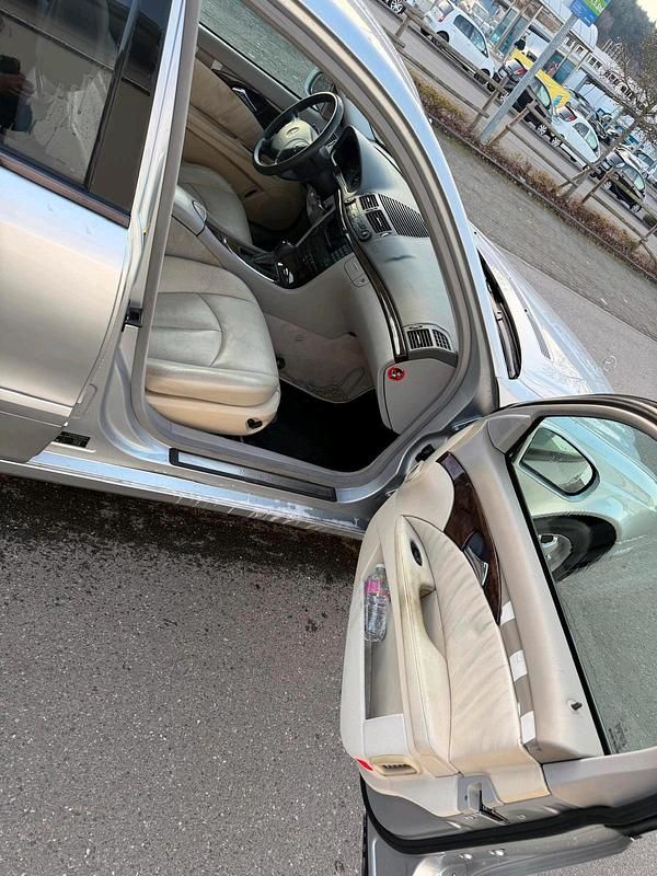 Gebraucht Mercedes E220 150 PS (110 kW) 2004 Silber Limousine