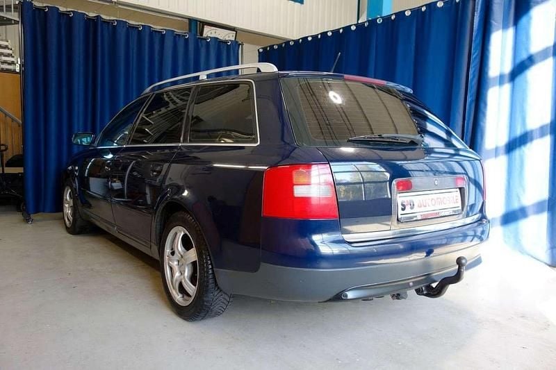 Usado Audi A6 S-Line 165 HP (121 kW) 1999 Azul Carrinha