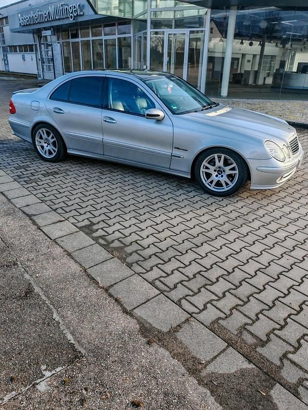 Gebraucht Mercedes E500 306 PS (225 kW) 2003 Silber Limousine