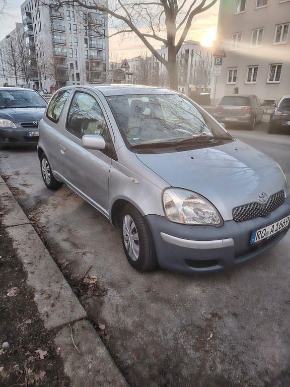 Gebraucht Toyota Yaris Sol 87 PS (63 kW) 2003 Silber Limousine