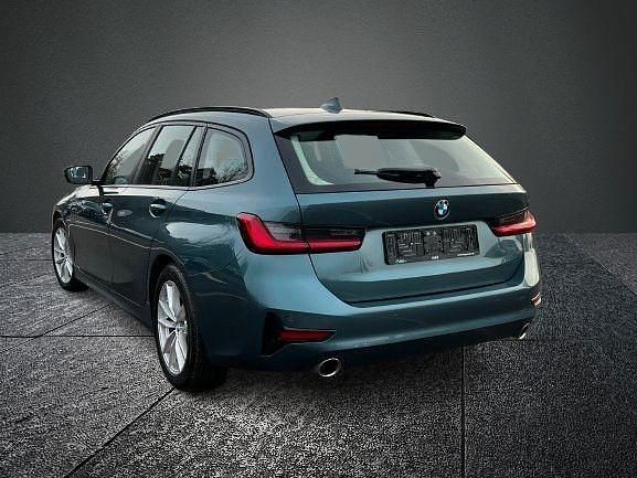 Gebraucht BMW 320 Advantage 190 PS (139 kW) 2019 Blau Limousine