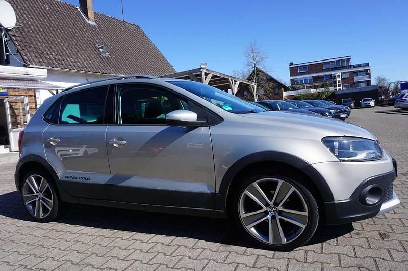 Terra beige metallic Gebraucht 2012 VW Polo Cross Kleinwagen | 8.299 € (Fairer Preis) - Bild 1/4