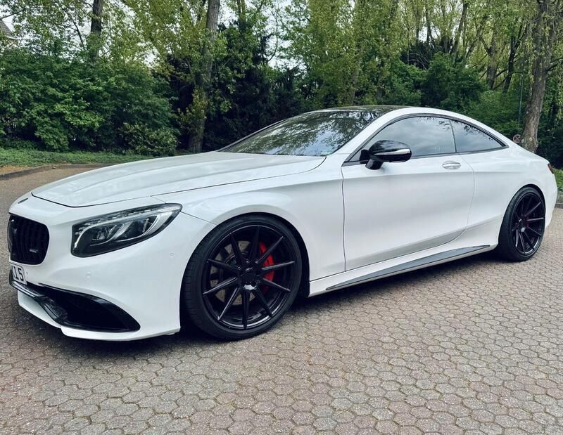 Schwarz Gebraucht 2015 Mercedes R63 AMG AMG Van / Kleinbus | 42.500 € - Bild 1/4