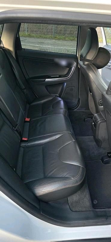 Gebraucht Volvo XC60 215 PS (158 kW) 2014 Weiß SUV