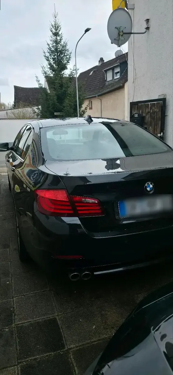 Gebraucht BMW 530 258 PS (189 kW) 2011 Schwarz Limousine