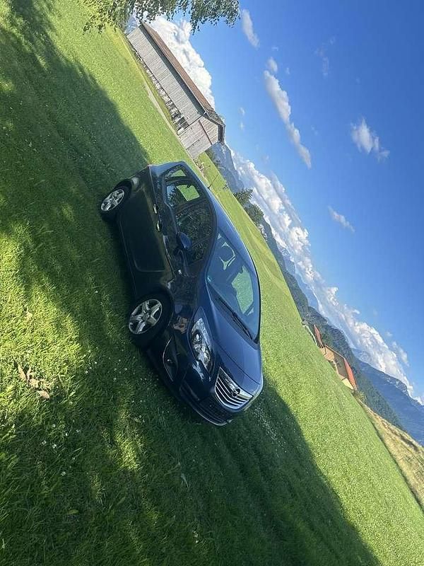 Blau Gebraucht 2011 Opel Meriva Innovation Van / Kleinbus | 5.500 € (Fairer Preis) - Bild 1/4