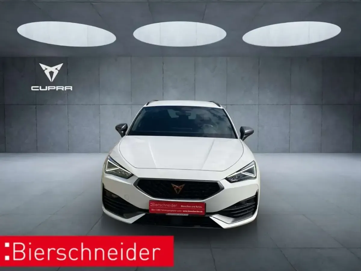 Second-hand Cupra Leon VZ 245 CP (180 kW) 2024 Alb Break