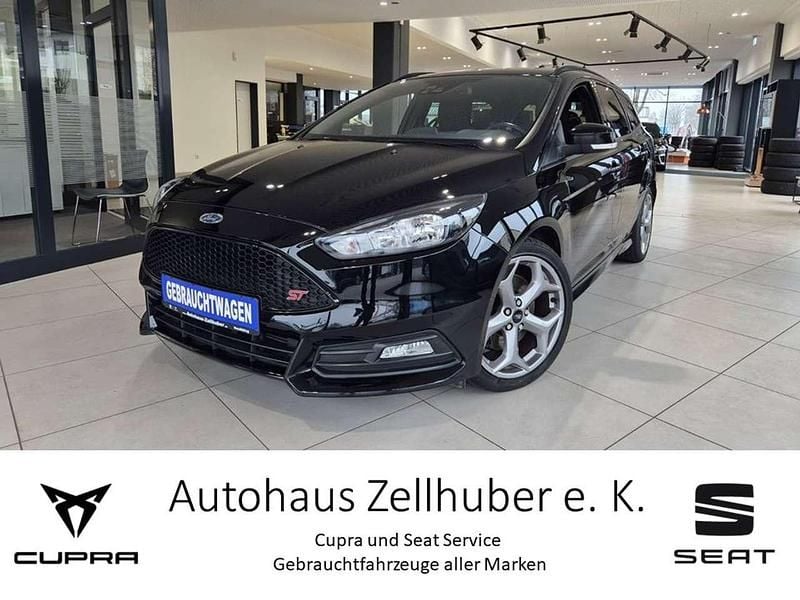 Schwarz Gebraucht 2018 Ford Focus ST Kombi | 15.930 € (Guter Preis) - Bild 1/4