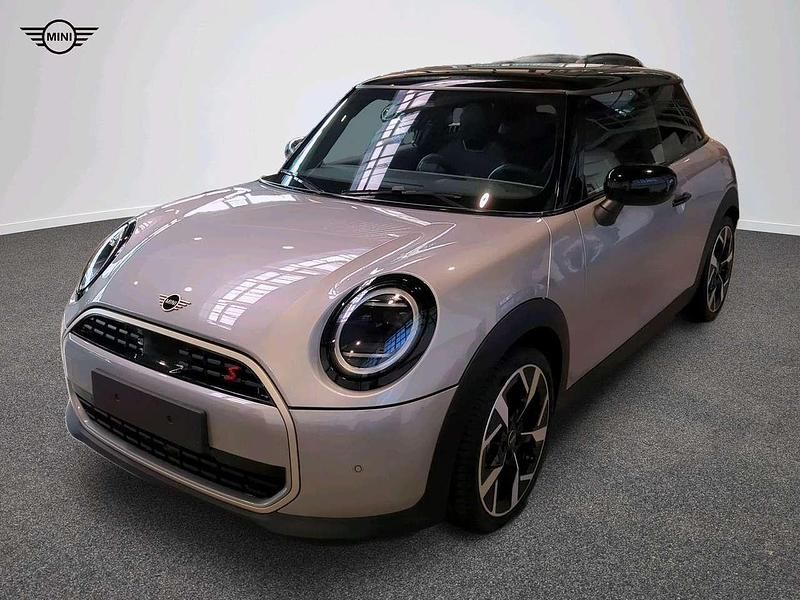 Grau Gebraucht 2024 Mini Cooper S Favoured Kleinwagen | 30.658 € (Superpreis) - Bild 1/4