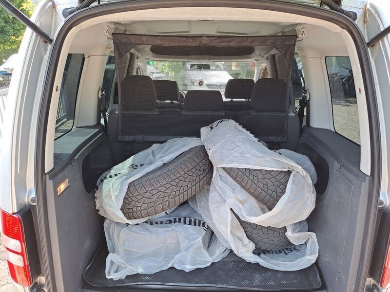 Silber Gebraucht 2012 VW Caddy Highline Van / Kleinbus | 6.990 € (Guter Preis) - Bild 1/1
