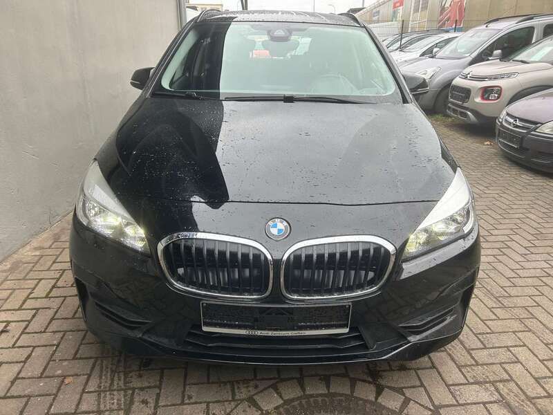 Schwar ii Gebraucht 2019 BMW 218 Active Tourer Advantage Van / Kleinbus | 15.999 € (Fairer Preis) - Bild 1/4