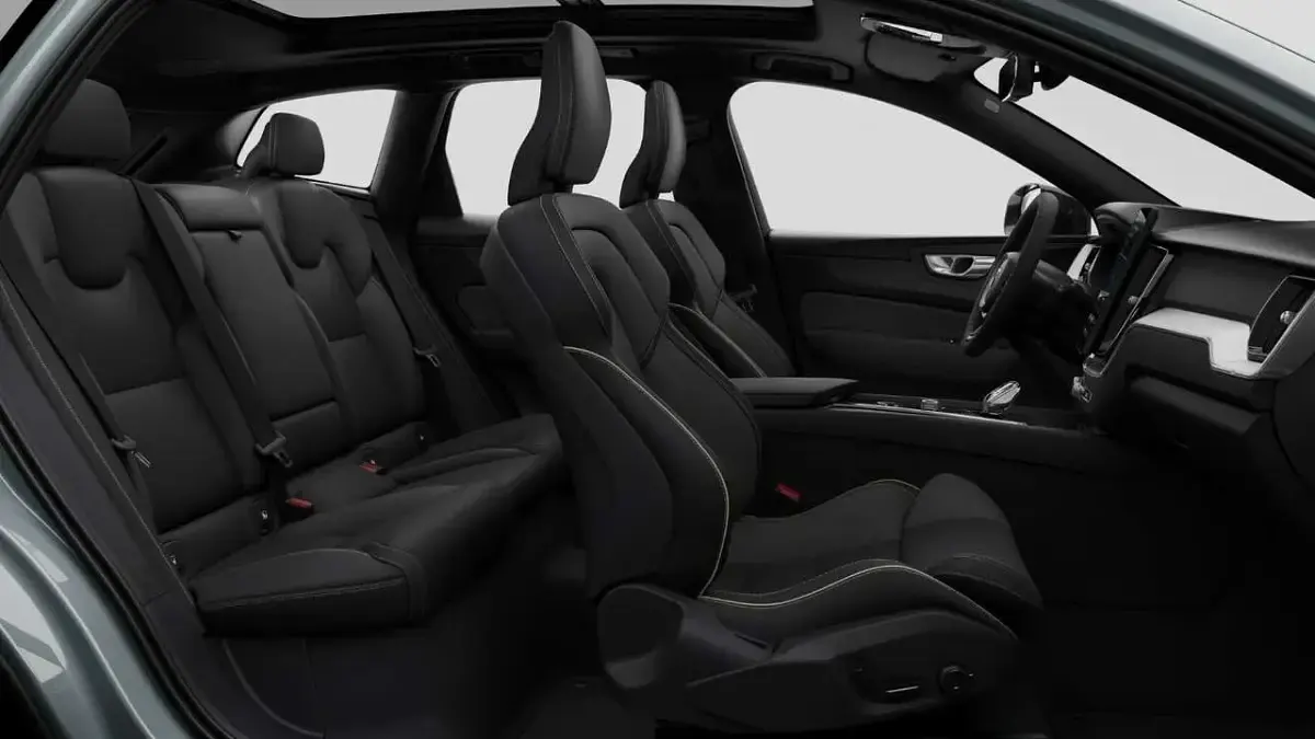Neu Volvo XC60 Plus 250 PS (183 kW) 2026 Vapour grey / metallic SUV
