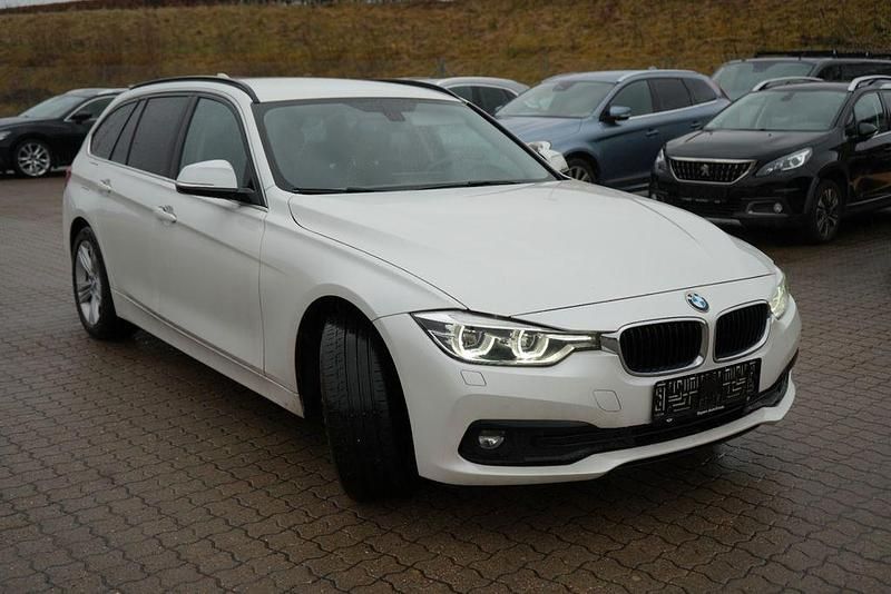 Gebraucht BMW 320 Advantage 190 PS (139 kW) 2019 Weiß Kombi