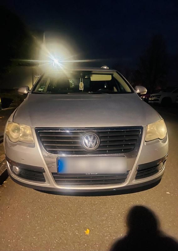 Silber Gebraucht 2007 VW Passat Limousine | 950 € (Superpreis) - Bild 1/4