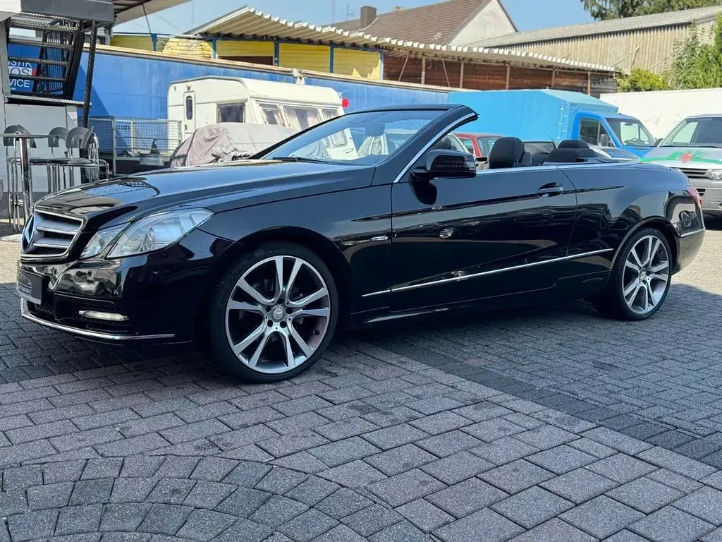 Gebraucht Mercedes 220 170 PS (125 kW) 2012 Schwarz Cabrio