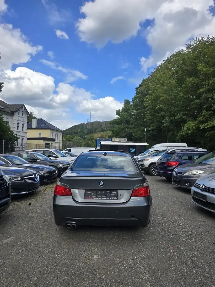 Gebraucht BMW 530 231 PS (169 kW) 2006 Grau Limousine