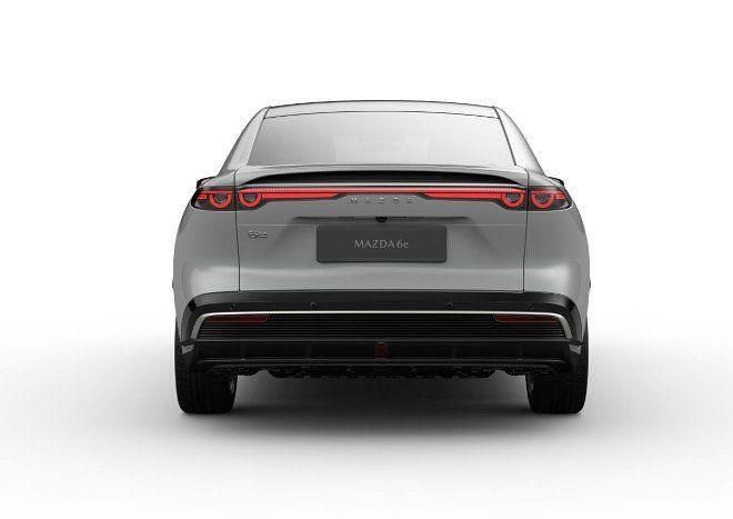 Neu Mazda 6e Takumi-Line 189 kW (258 PS) 2025 Grau Limousine