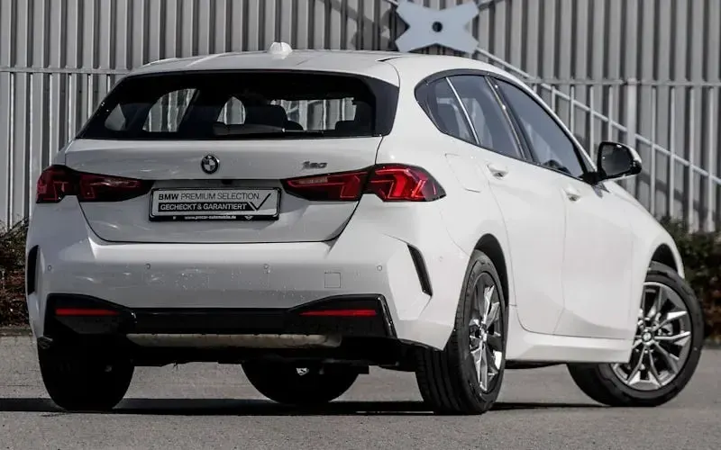 Gebraucht BMW 120 Shadowline 170 PS (125 kW) 2025 Weiß Kleinwagen