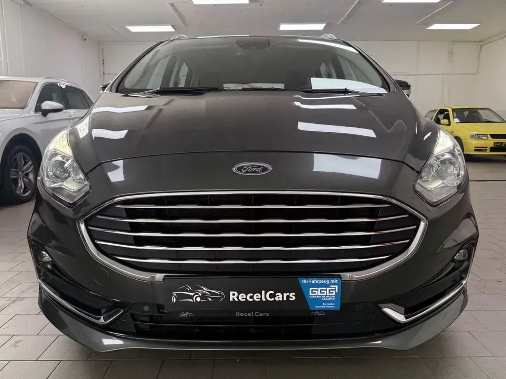 Gebraucht Ford S-MAX Titanium 150 PS (110 kW) 2022 Grau Van / Kleinbus