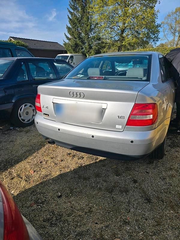 Usata Audi A4 101 CV (74 kW) 2000 Argento Berlina
