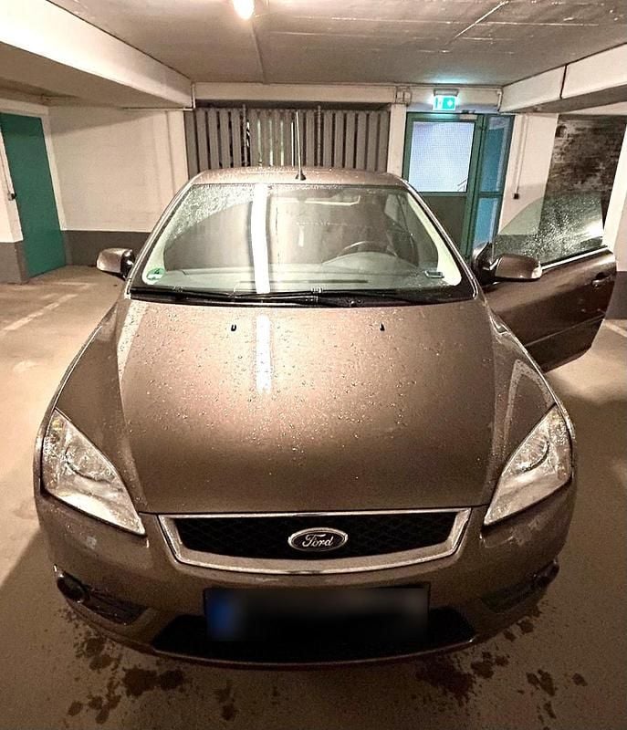 Gebraucht Ford Focus Cabriolet 100 PS (73 kW) 2007 Braun Cabrio