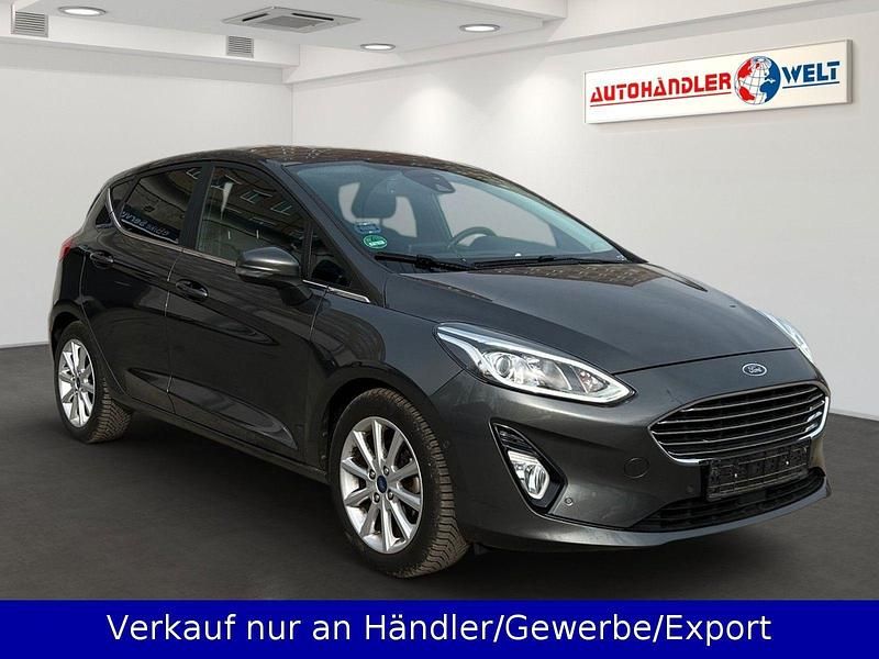 Gebraucht Ford Fiesta Titanium 101 PS (74 kW) 2018 Grau Kleinwagen