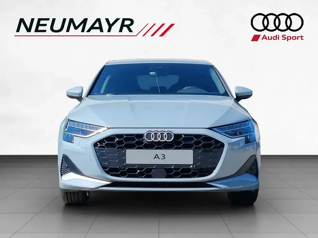 Gebraucht Audi A3 Advanced 116 PS (85 kW) 2025 Grau Limousine