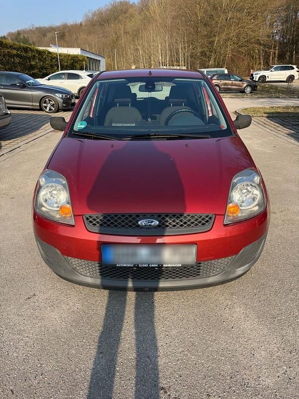 Gebraucht Ford Fiesta Ambiente 69 PS (50 kW) 2007 Rot Kleinwagen