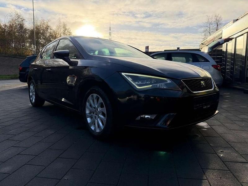 "universo" schwarz Gebraucht 2013 Seat Leon Style Kleinwagen | 7.990 € (Fairer Preis) - Bild 1/3