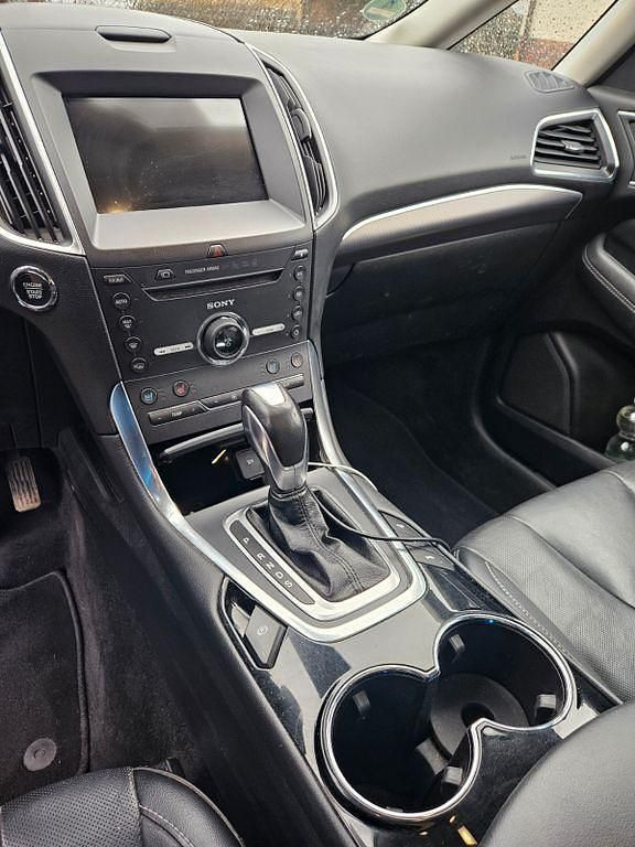 Gebraucht Ford S-MAX Titanium 241 PS (177 kW) 2016 Silber Van / Kleinbus