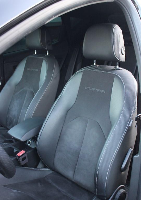 Second-hand Seat Leon CUPRA 300 CP (220 kW) 2017 Negru Berlinǎ