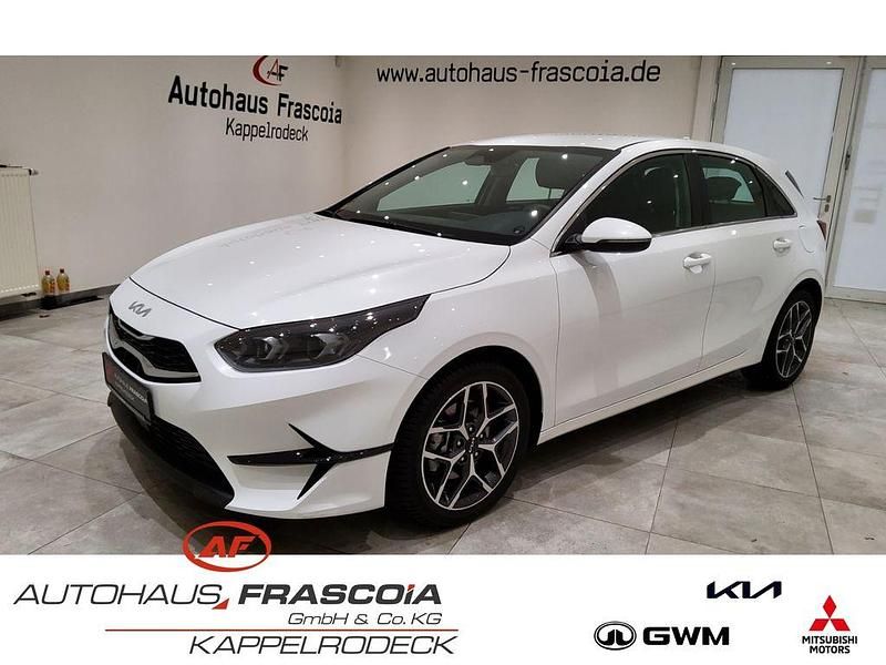 Gebraucht Kia Ceed Spirit 140 PS (102 kW) 2025 Weiß Kleinwagen