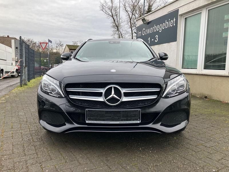 Gebraucht Mercedes C220 Avantgarde 170 PS (125 kW) 2016 Schwarz Kombi