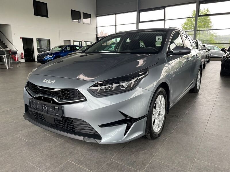 Silber Gebraucht 2023 Kia Ceed Sportswagon Kombi | 22.970 € (Guter Preis) - Bild 1/4