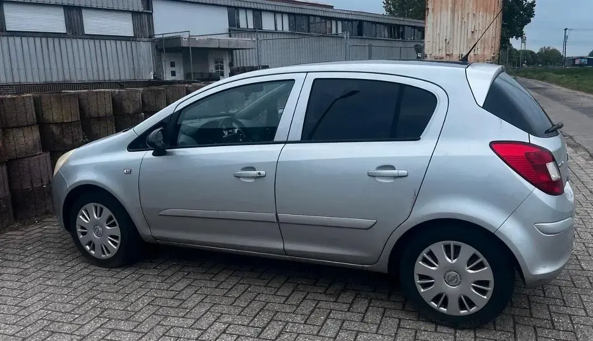 Używany Opel Corsa 2010 Srebrny Hatchback