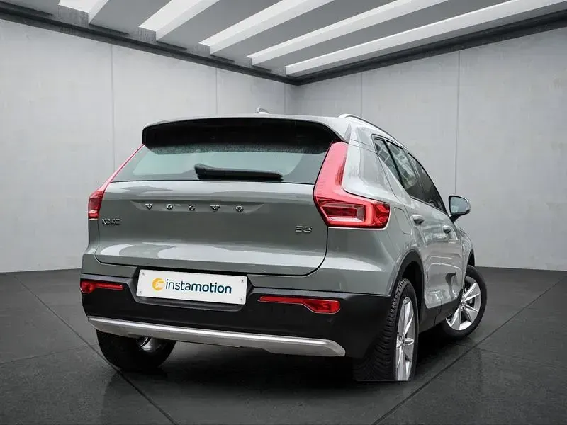 Gebraucht Volvo XC40 Core 163 PS (119 kW) 2024 Grün SUV
