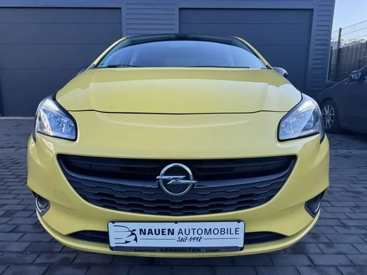Gebraucht Opel Corsa Color Edition 90 PS (66 kW) 2015 Gelb Limousine