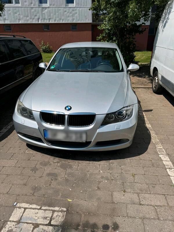 Silber Gebraucht 2007 BMW 320 Kombi | 3.800 € - Bild 1/4