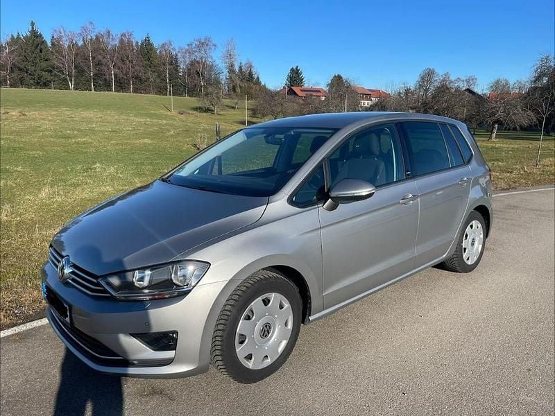 Beige Gebraucht 2017 VW Golf Sportsvan Sound Van / Kleinbus | 12.000 € (Fairer Preis) - Bild 1/4