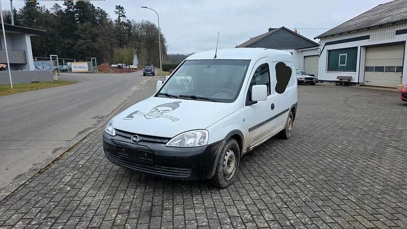 Weiß Gebraucht 2010 Opel Combo Van / Kleinbus | 1.499 € (Guter Preis) - Bild 1/4