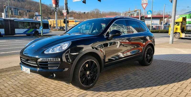 Schwarz Gebraucht 2012 Porsche Cayenne Sport SUV | 27.900 € (Etwas zu teuer) - Bild 1/1