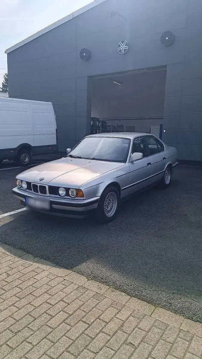 Brugt BMW 525 170 HK (125 kW) 1990 Sølv Sedan