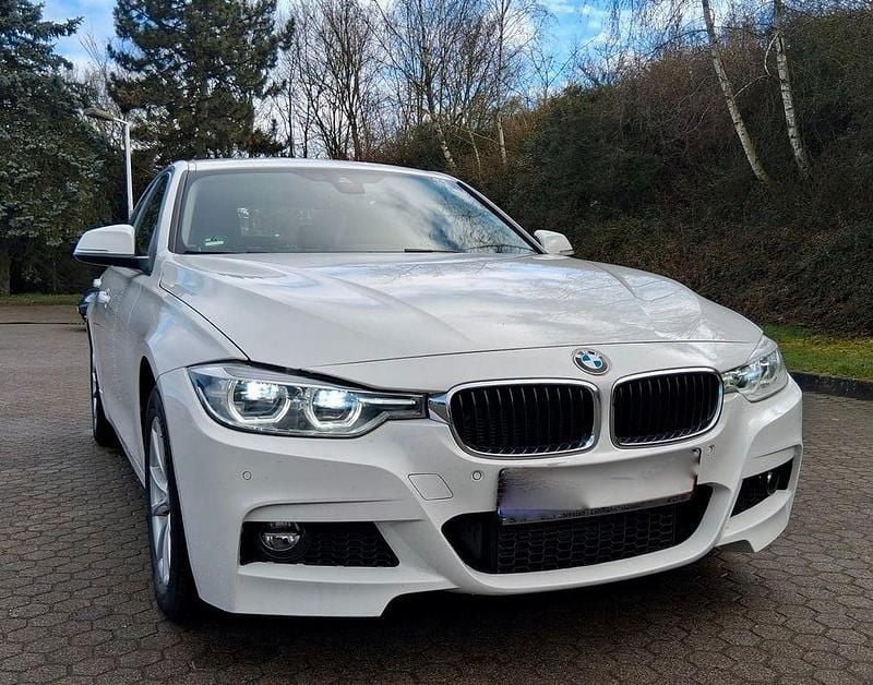 Gebraucht BMW 318 Advantage 150 PS (110 kW) 2017 Weiß Limousine