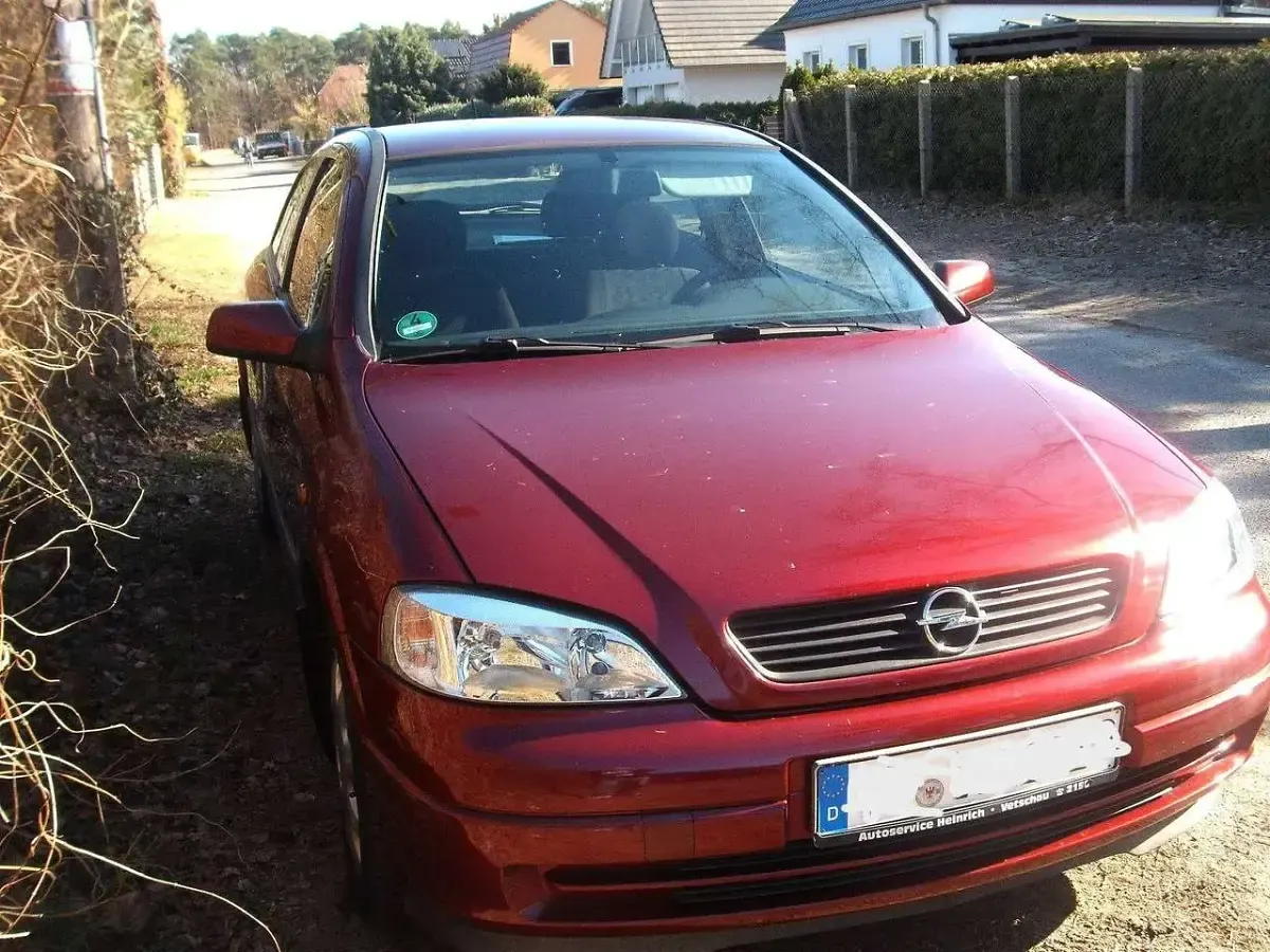 Gebraucht Opel Astra Sportive 75 PS (55 kW) 1998 Braun Limousine