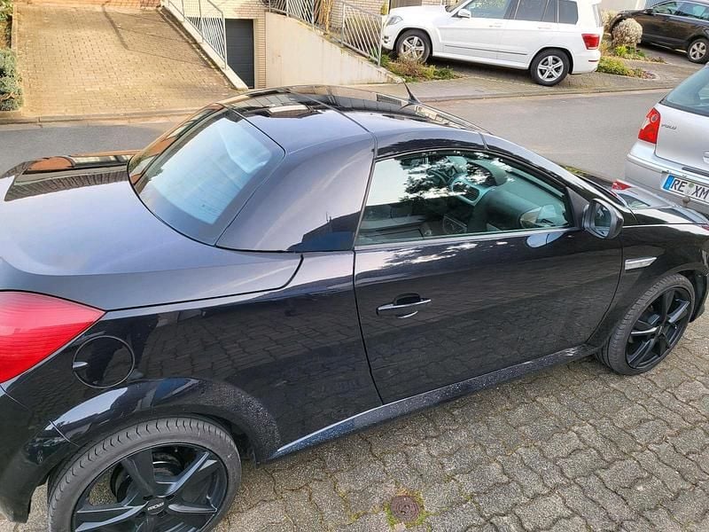 Gebraucht Opel Tigra 90 PS (66 kW) 2009 Schwarz Cabrio