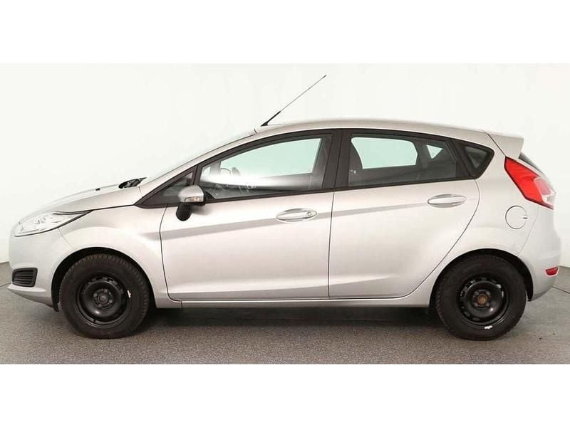 Gebraucht Ford Fiesta Trend 82 PS (60 kW) 2017 Silber (metallic) Kleinwagen