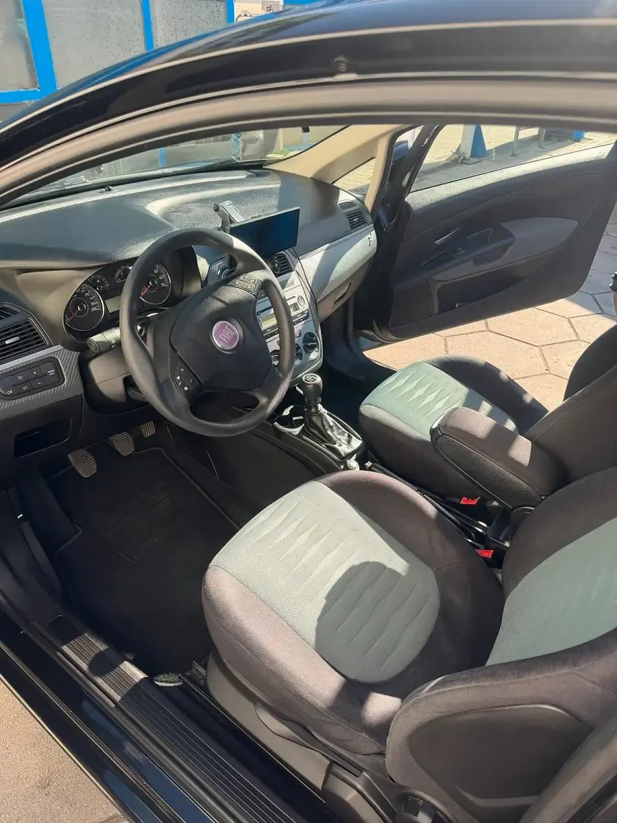Gebraucht Fiat Grande Punto 77 PS (56 kW) 2009 Schwarz Kleinwagen